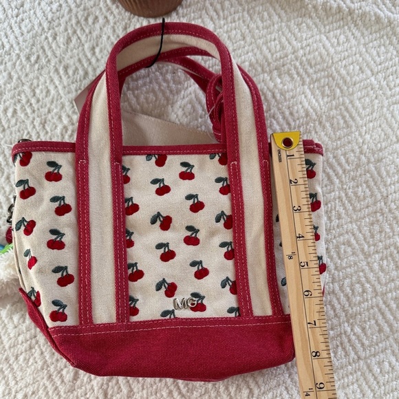 NWT Madden Cherry Tote - Red and Cream With Keychains - Picture 7 of 12